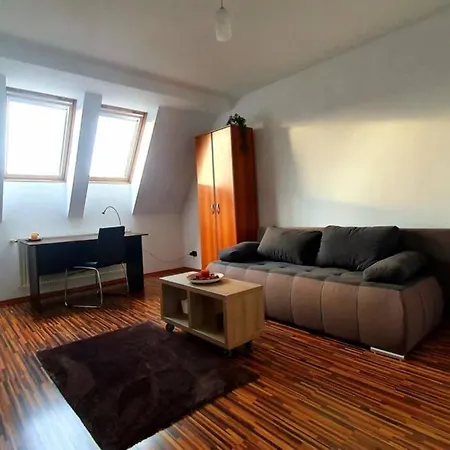 Central 9 Mai Cozy Attic ' Mansarda' Апартаменти *