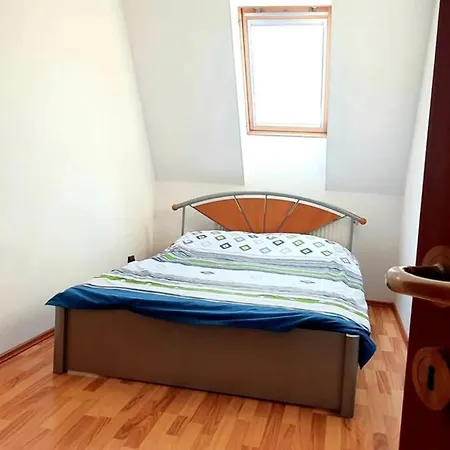 Central 9 Mai Cozy Attic ' Mansarda' Апартаменти